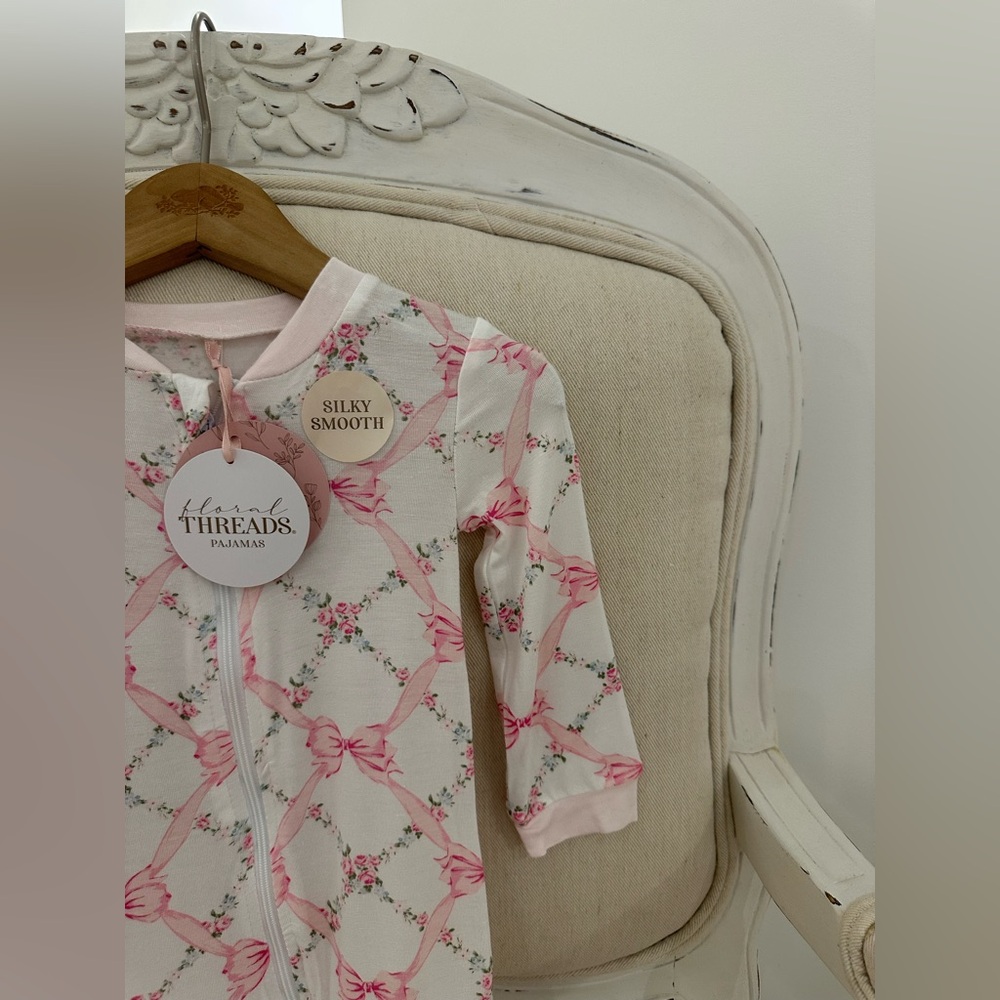 🎀 12 Mth Love Shack Fancy Inspired Soft Pink and White Baby Footie NWT - Picture 4 of 6